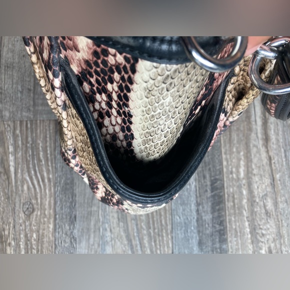 Vera Wang Simply Vera Snake Faux Skin Bag - Picture 7 of 13